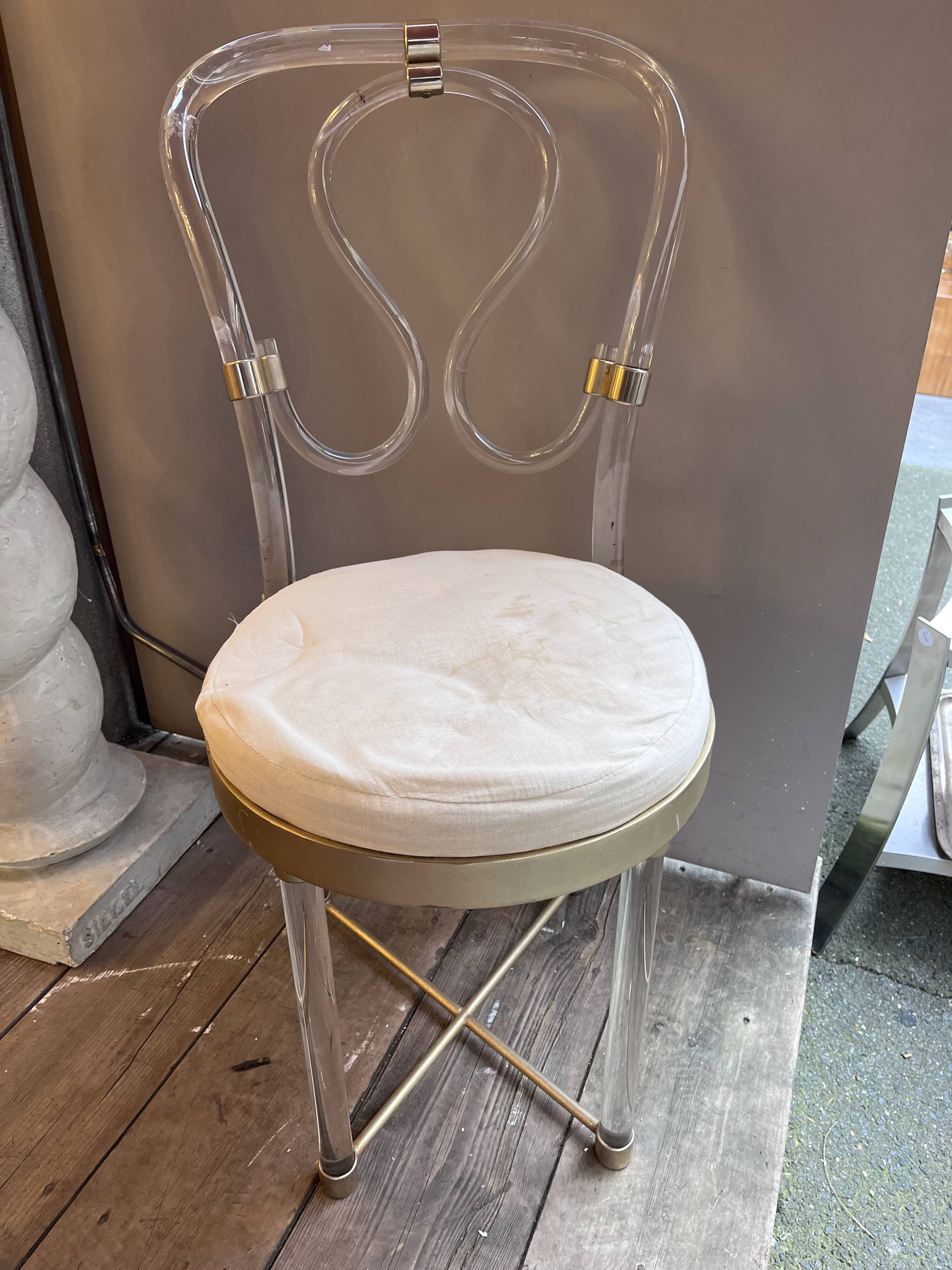 Chaise bistrot plexiglass vintage 1970