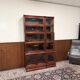 Bibliothèque classique avec globe Wernicke