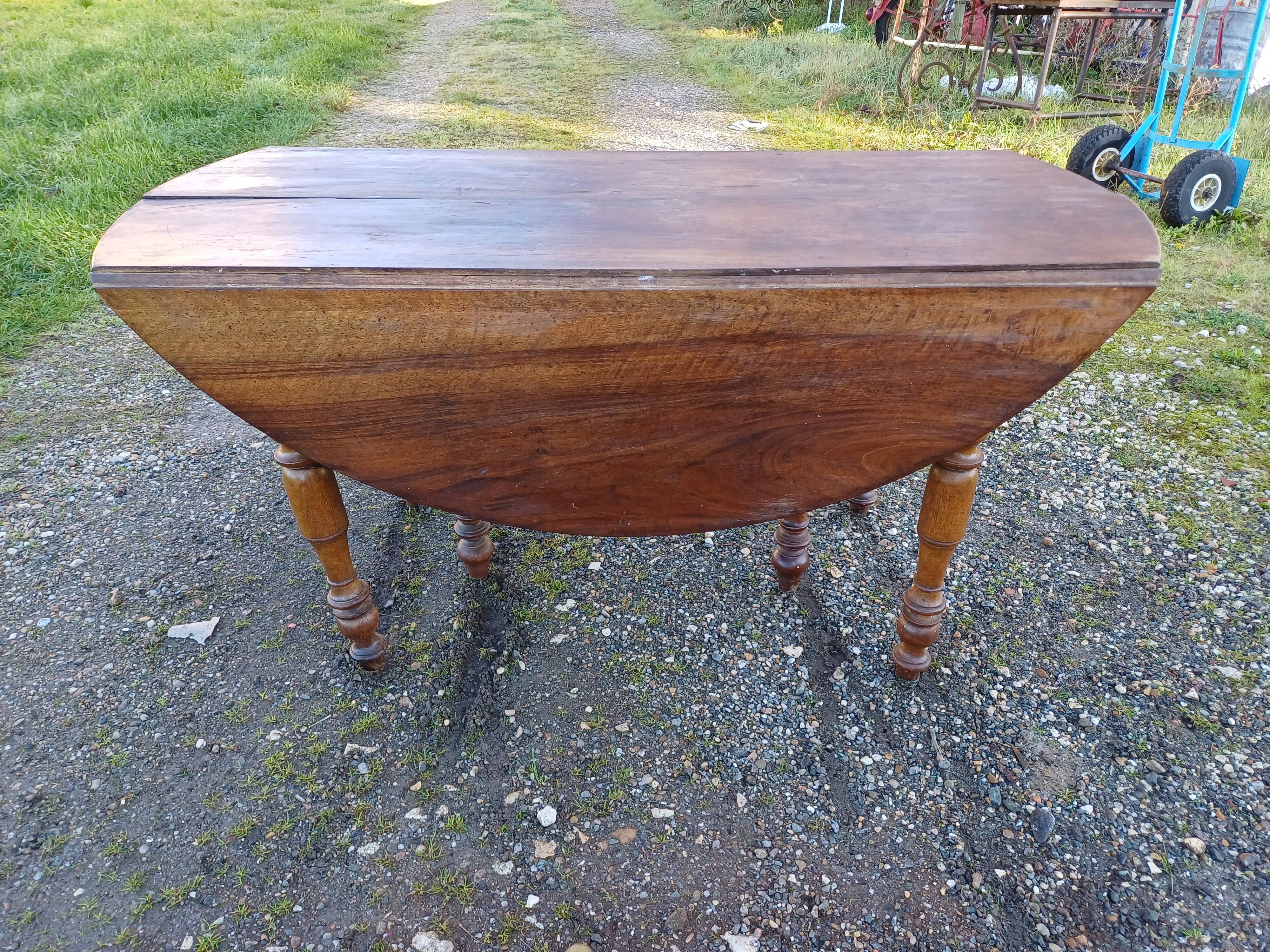 19th century walnut 6 leg table, opening