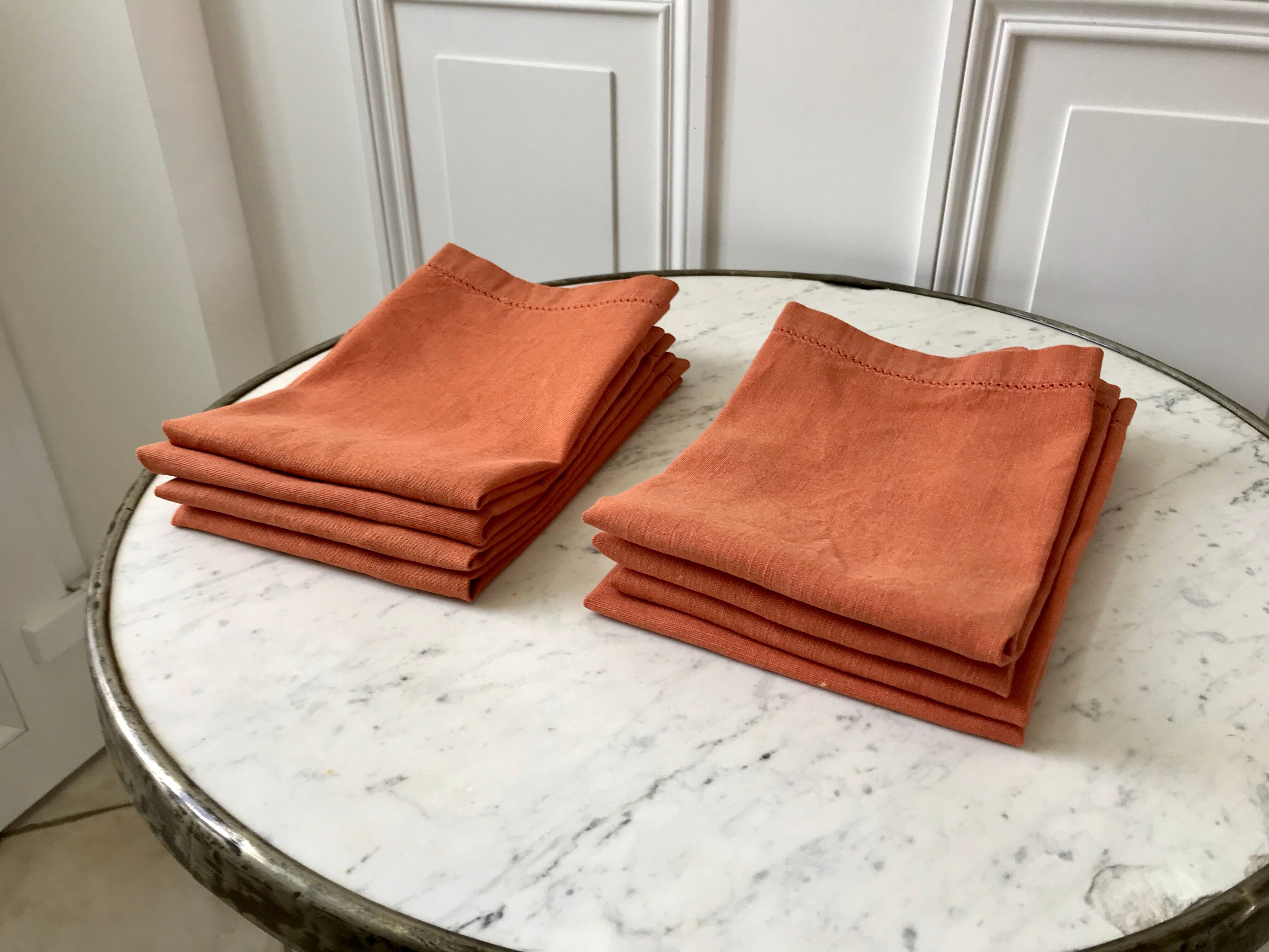 Lot de 8 serviettes de table en lin ajourées couleur terracotta