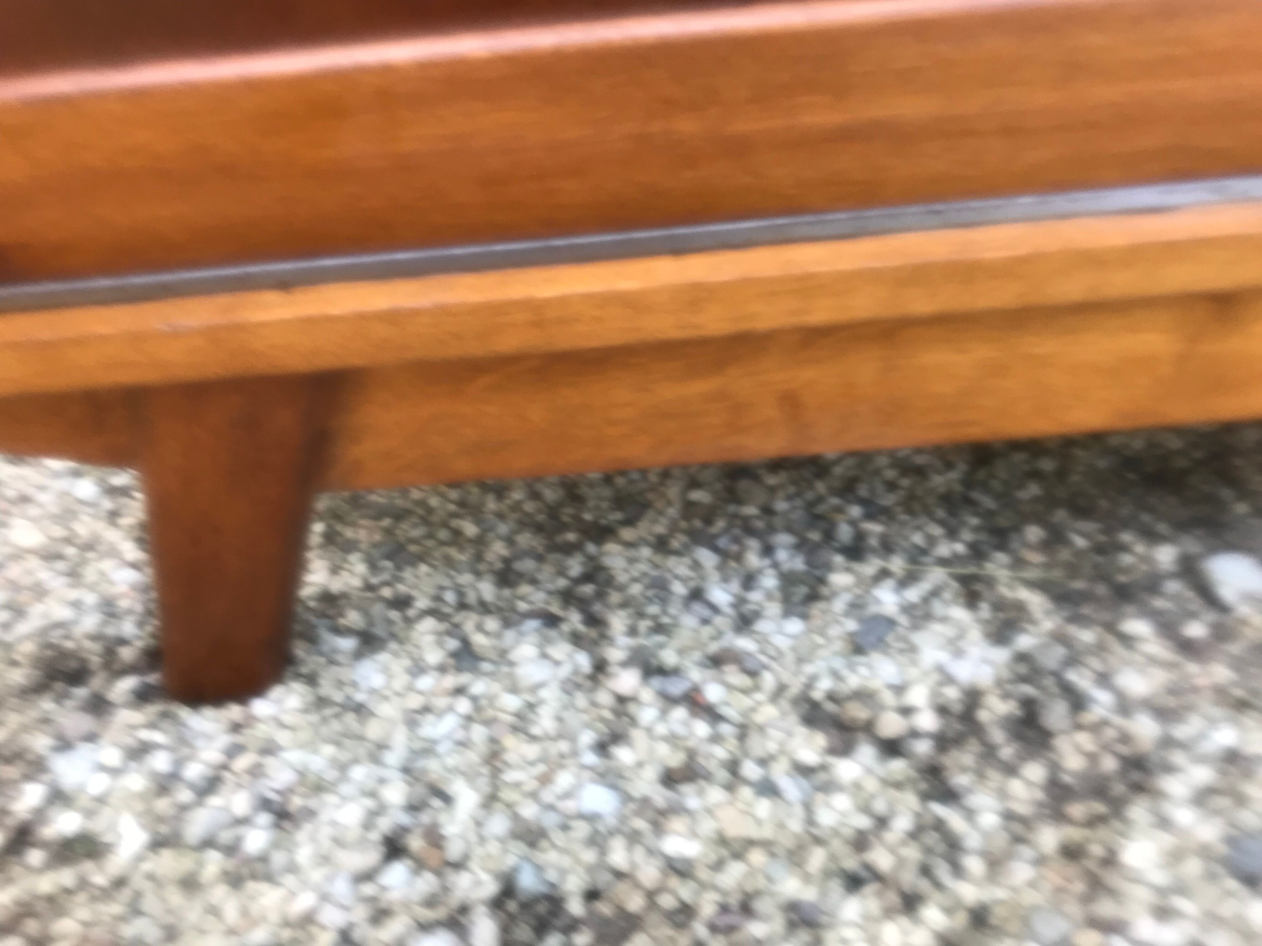 Wardrobe wardrobe compass feet