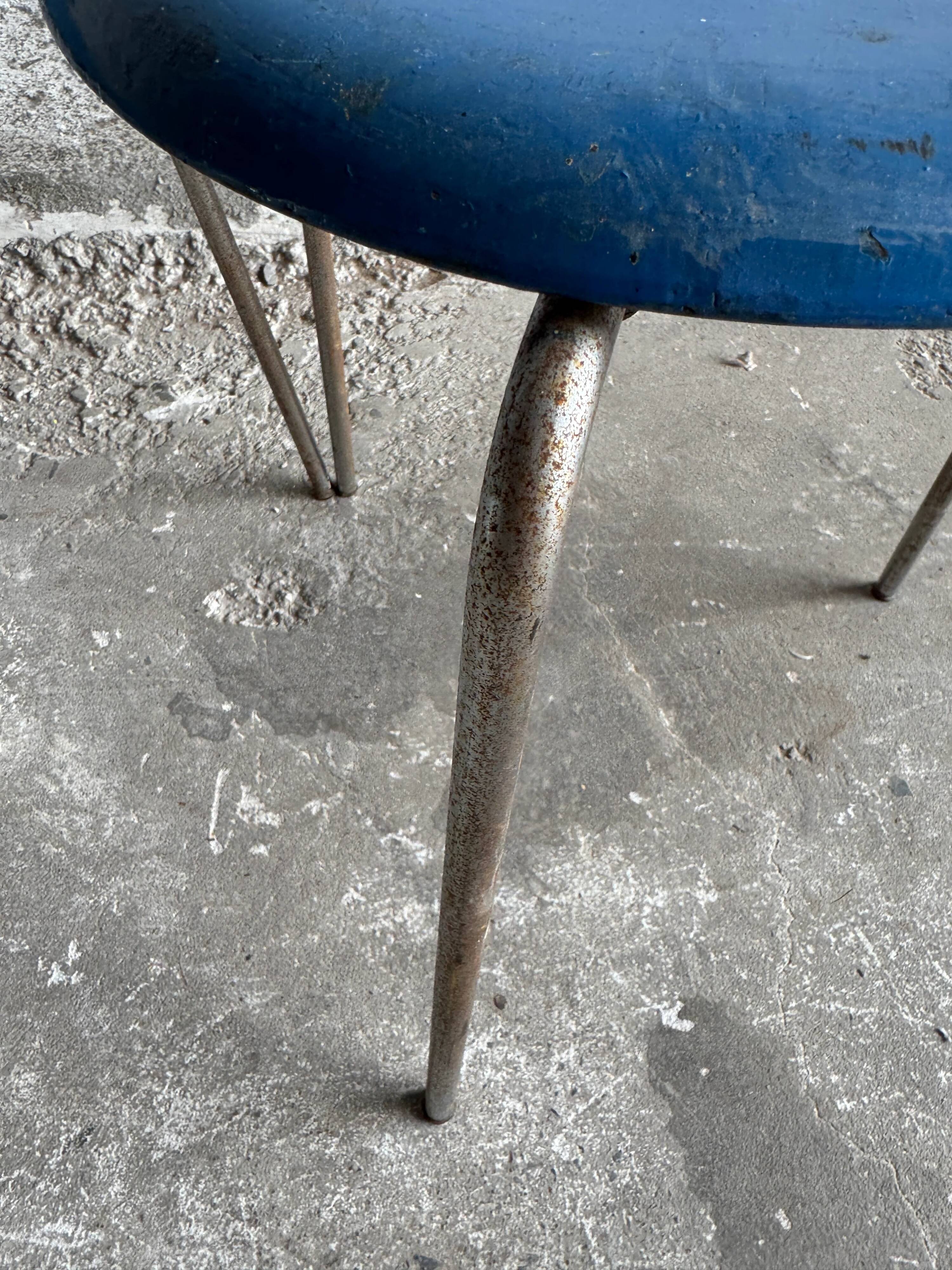 Set of 2 vintage blue Dot stools model 3170 by Arne Jacobsen for Fritz Hansen, 1974.