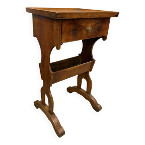 Table d'appoint art populaire