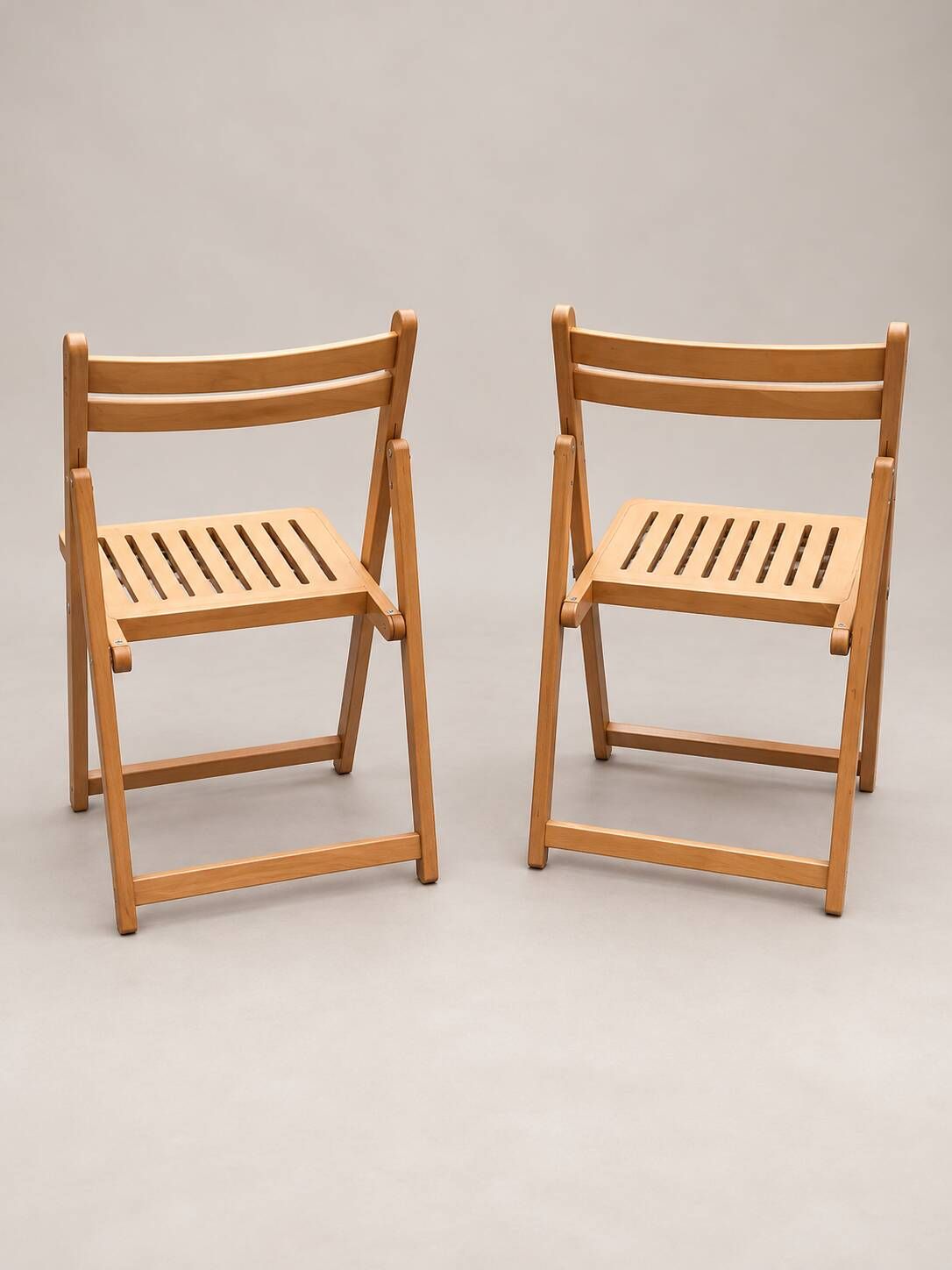 Natural wood folding chair – Slatted seat