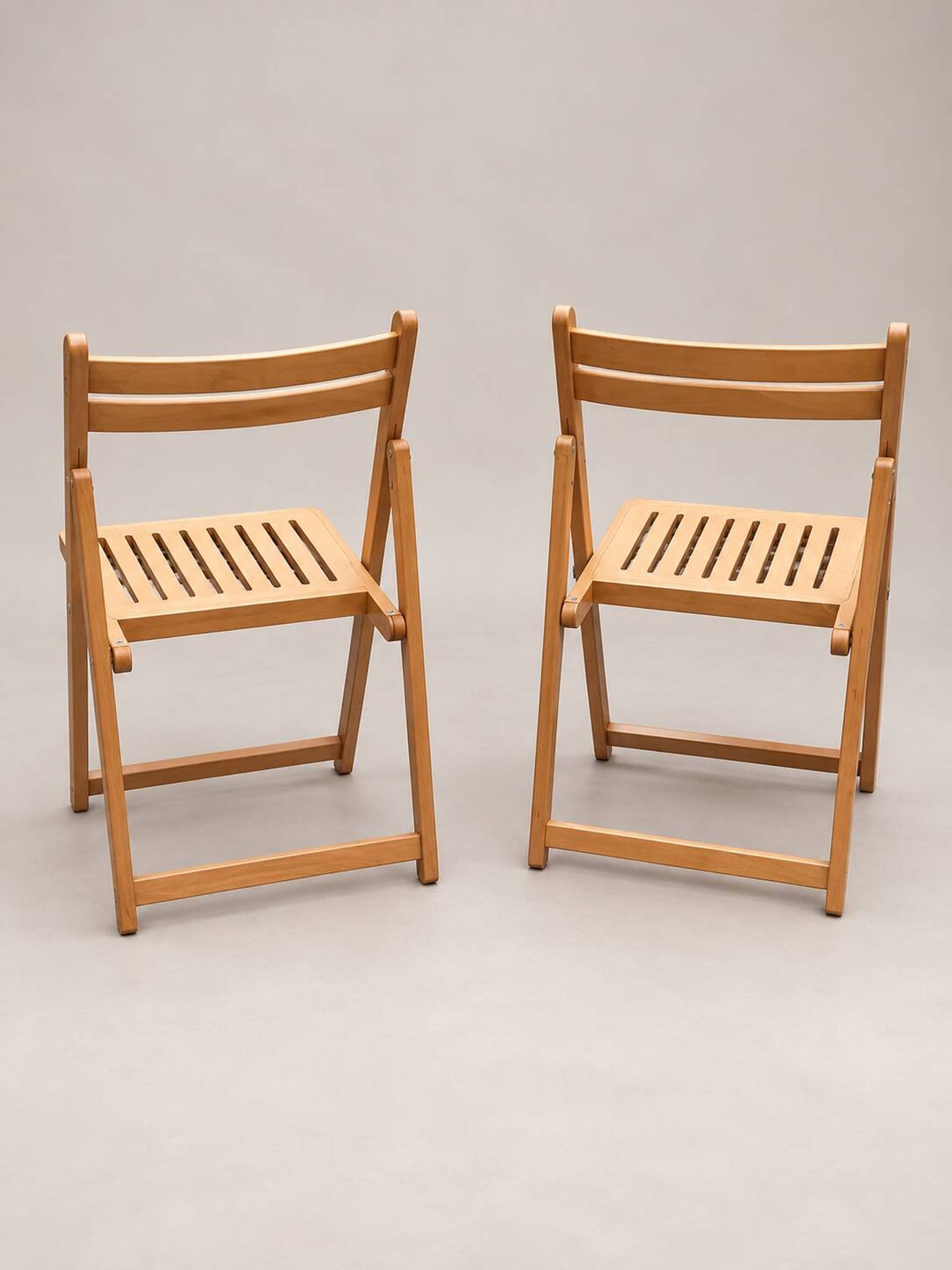 Chaise pliante en bois naturel – Assise ajourée