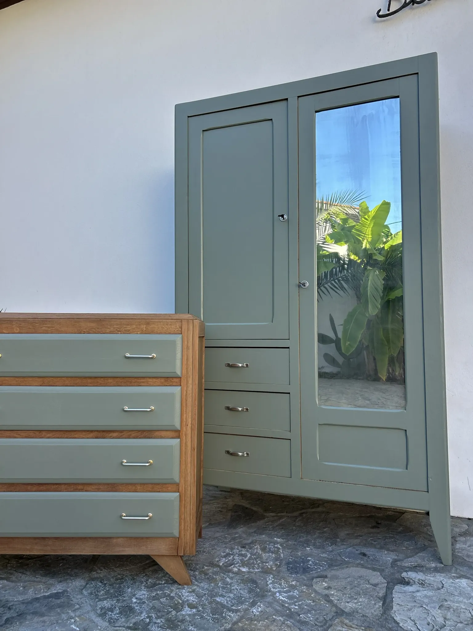 Armoire parisienne 