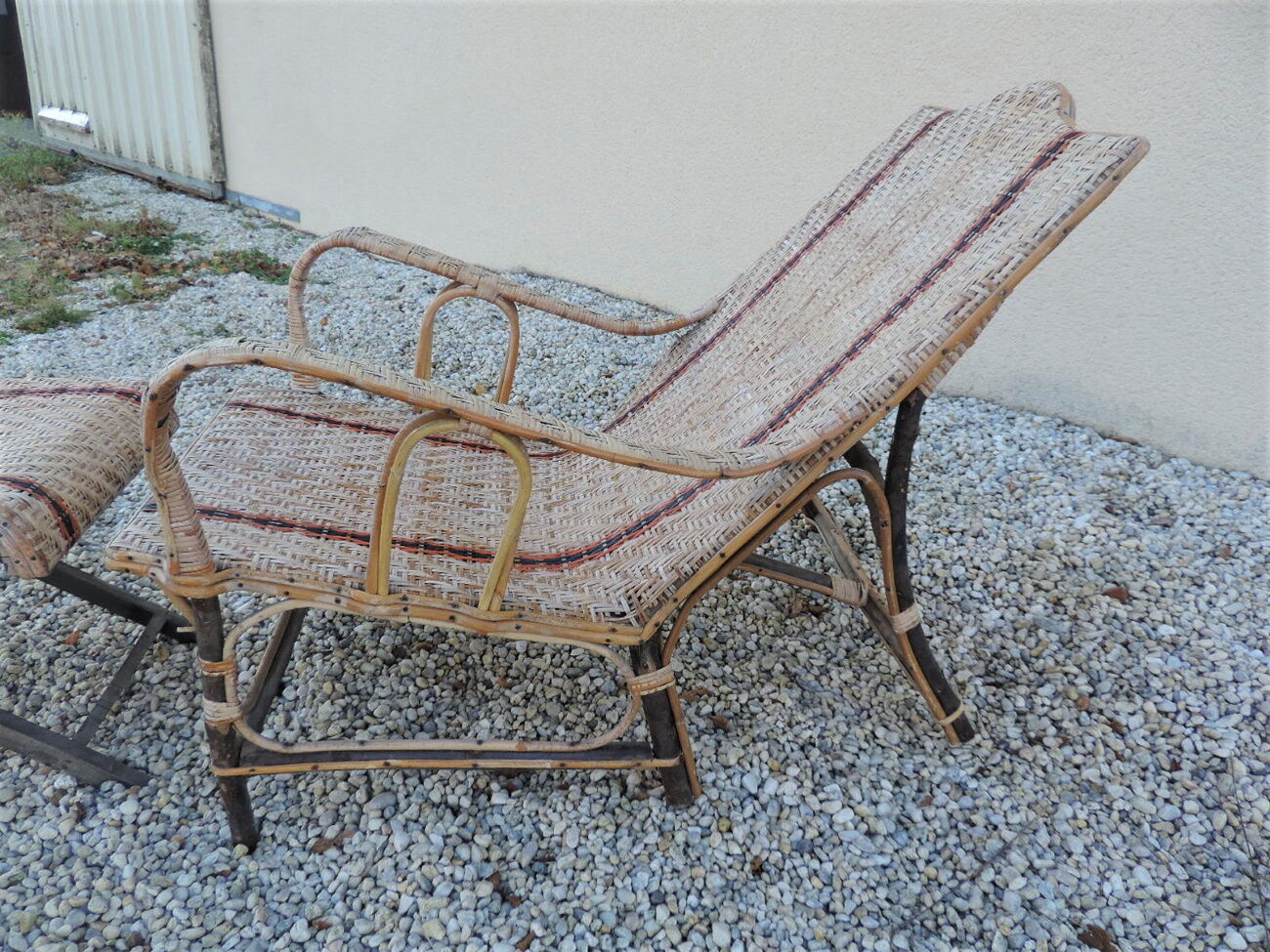 rattan chaise longue with its foot rest 1930