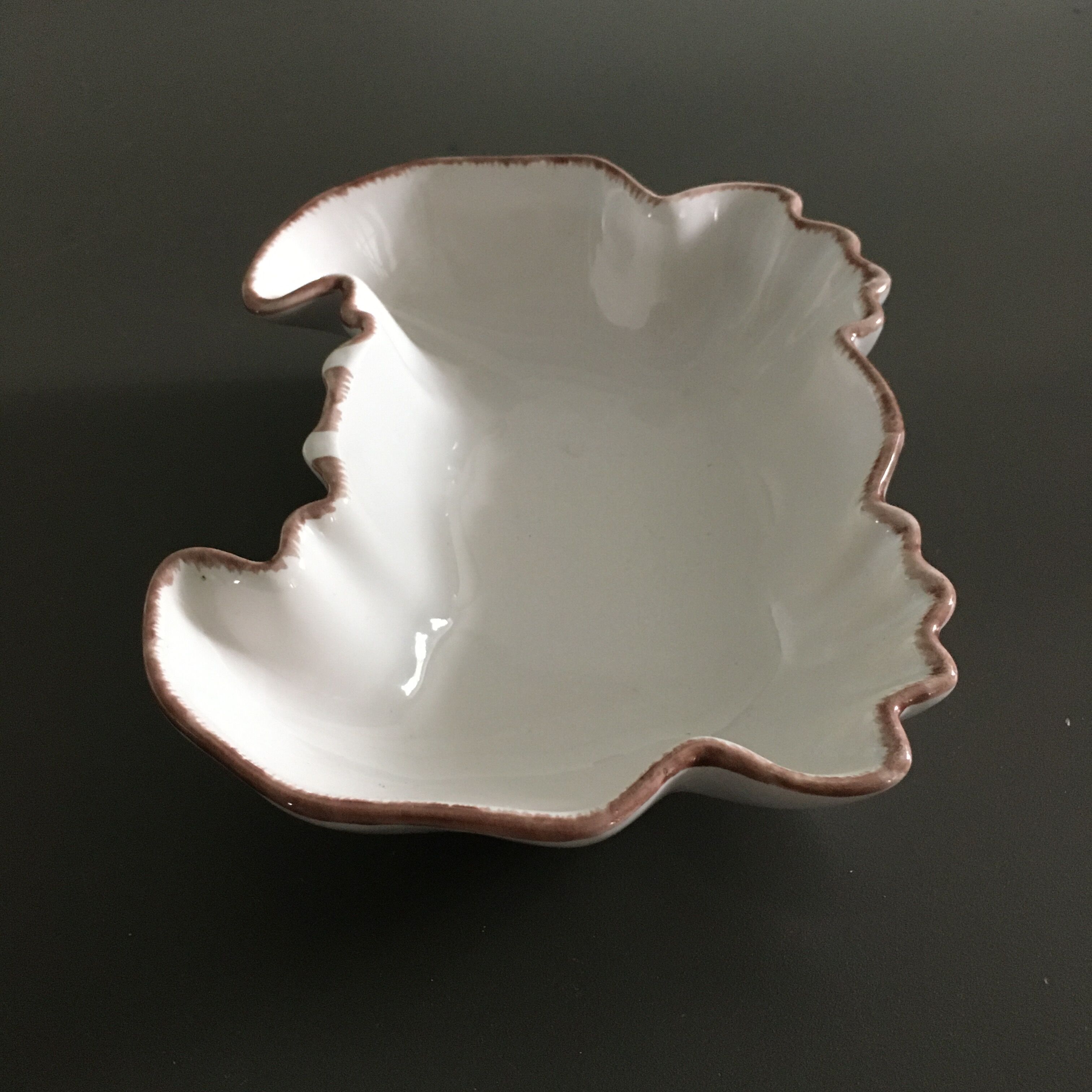 Stylized crab pocket emptier