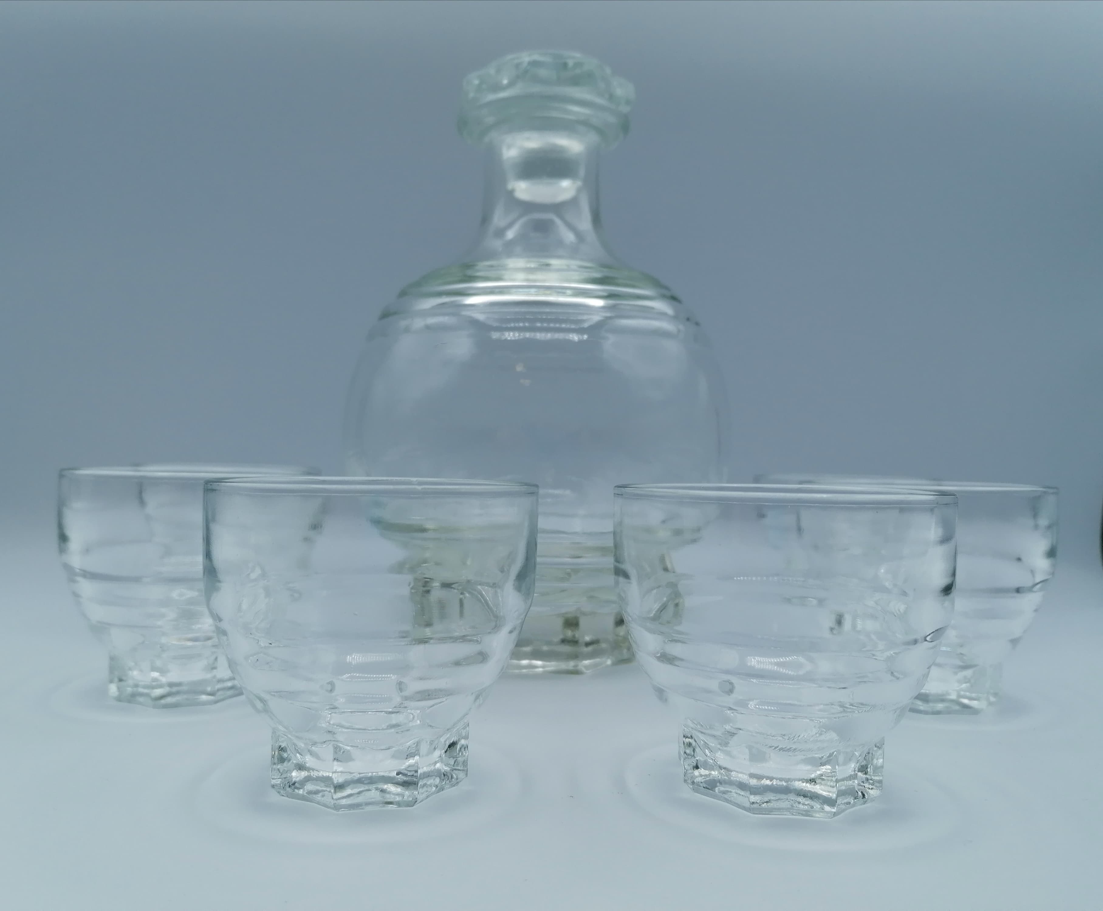 Vintage liquor service