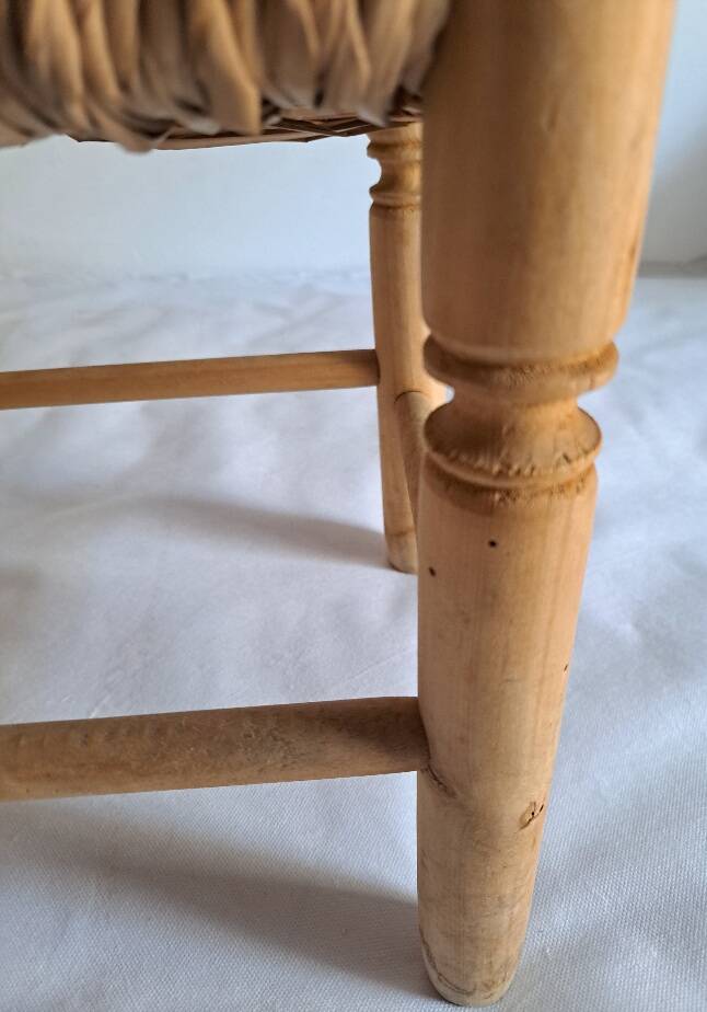 Set of 2 wood and straw stools