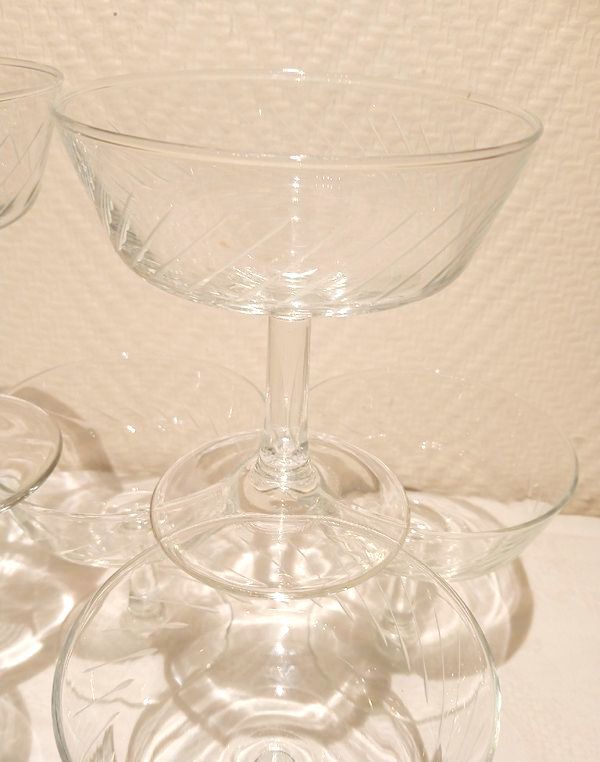 Lot de 10 coupes à champagne cristal taillé