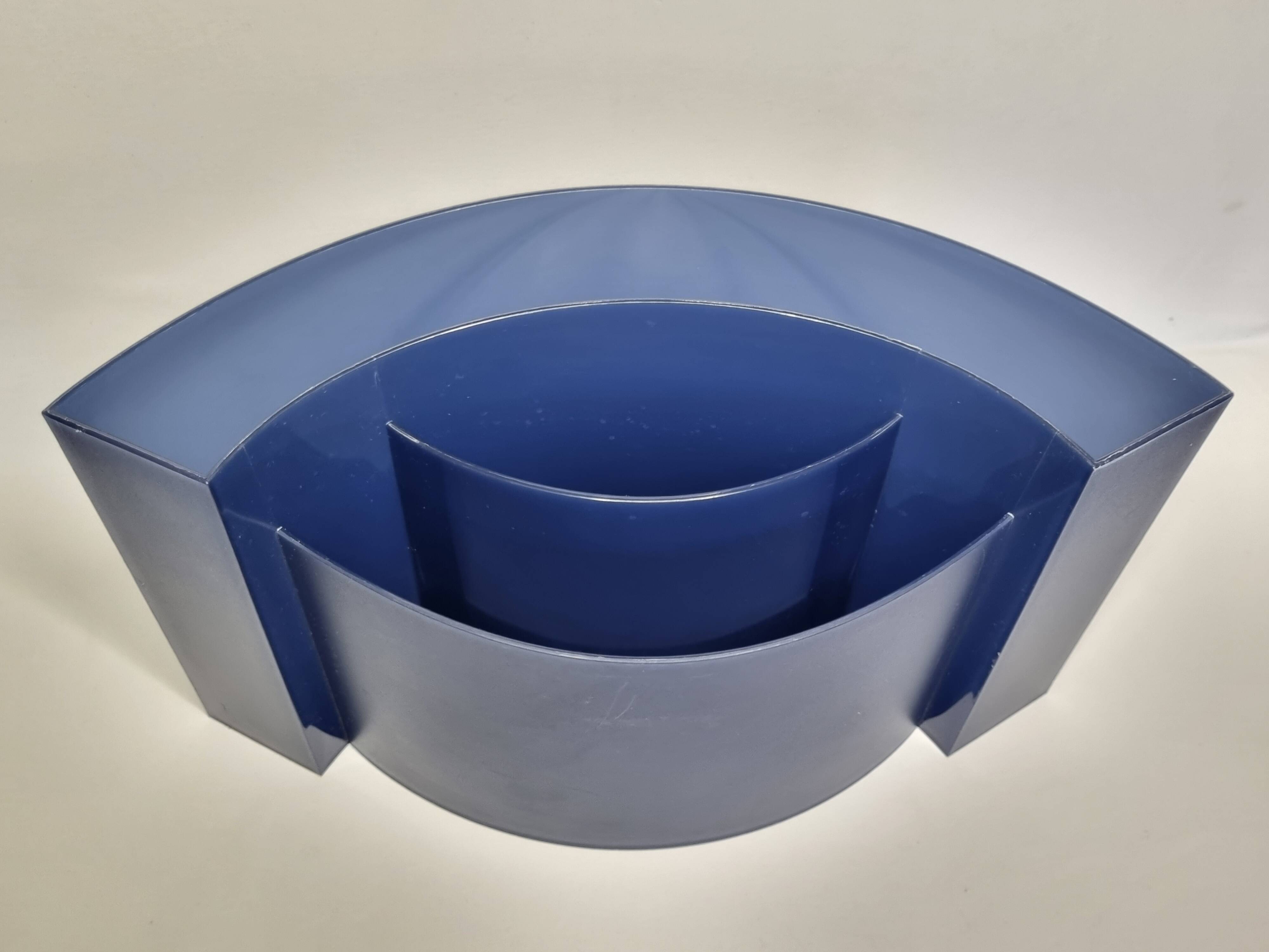 "Wave" magazine rack, design by Maier-Aichen for Authentics, Made in Italy, 90s