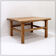 Table basse brutaliste en bois massif