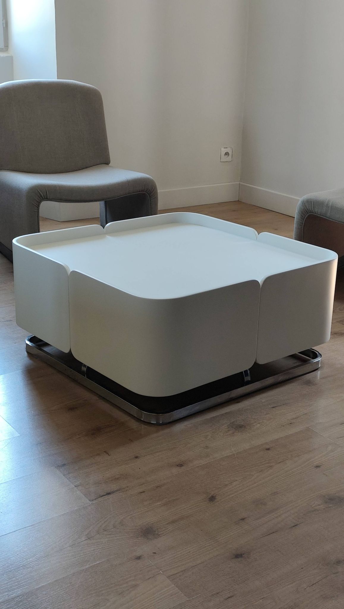 Table basse italienne space age, pièce unique, épreuve de designer