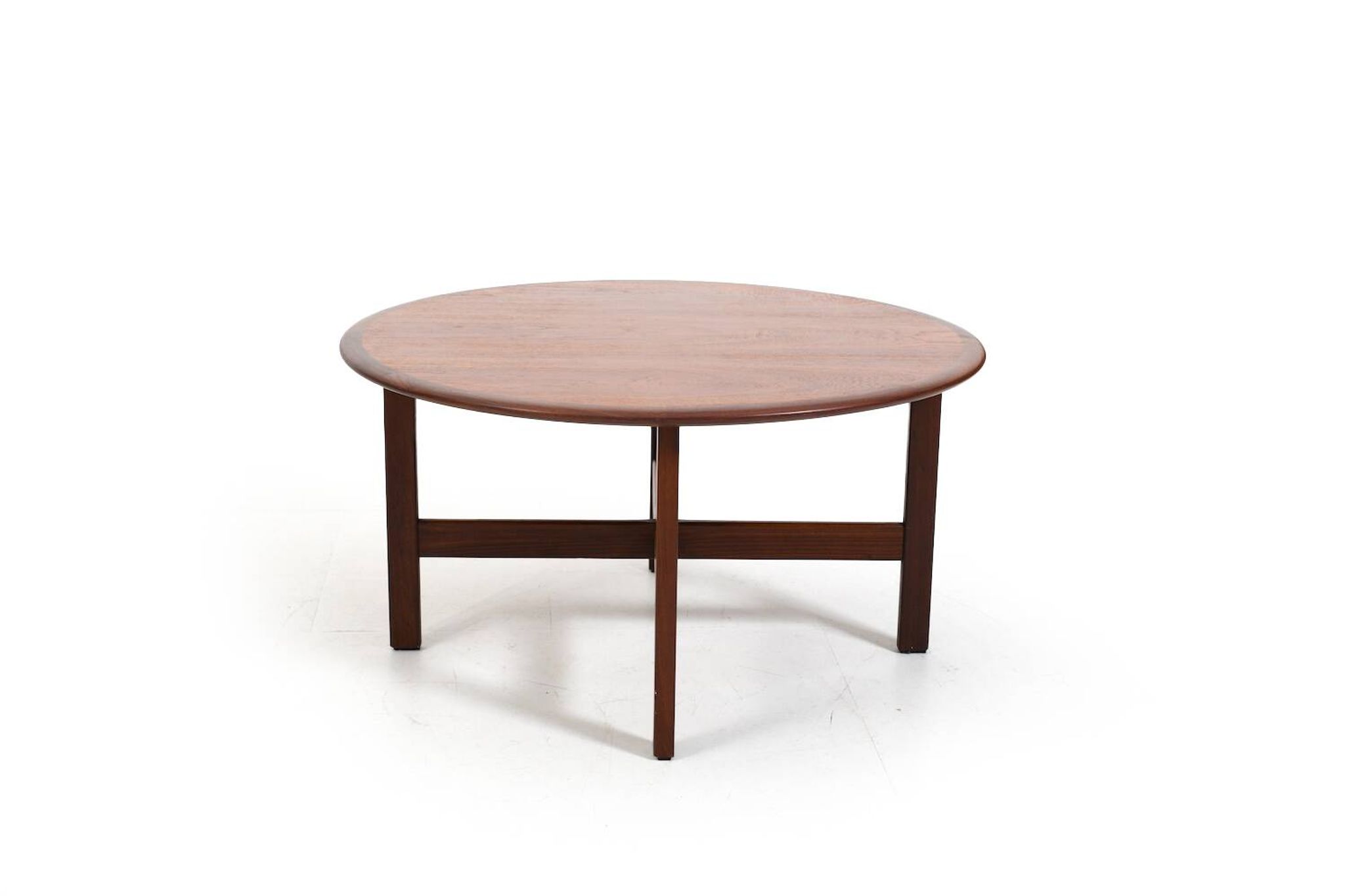 Table de canapé ronde en teck par ASKO