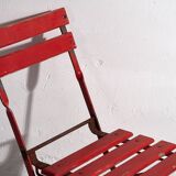 Antique red outdoor folding chairs (c.1920). Set of 2 pieces.