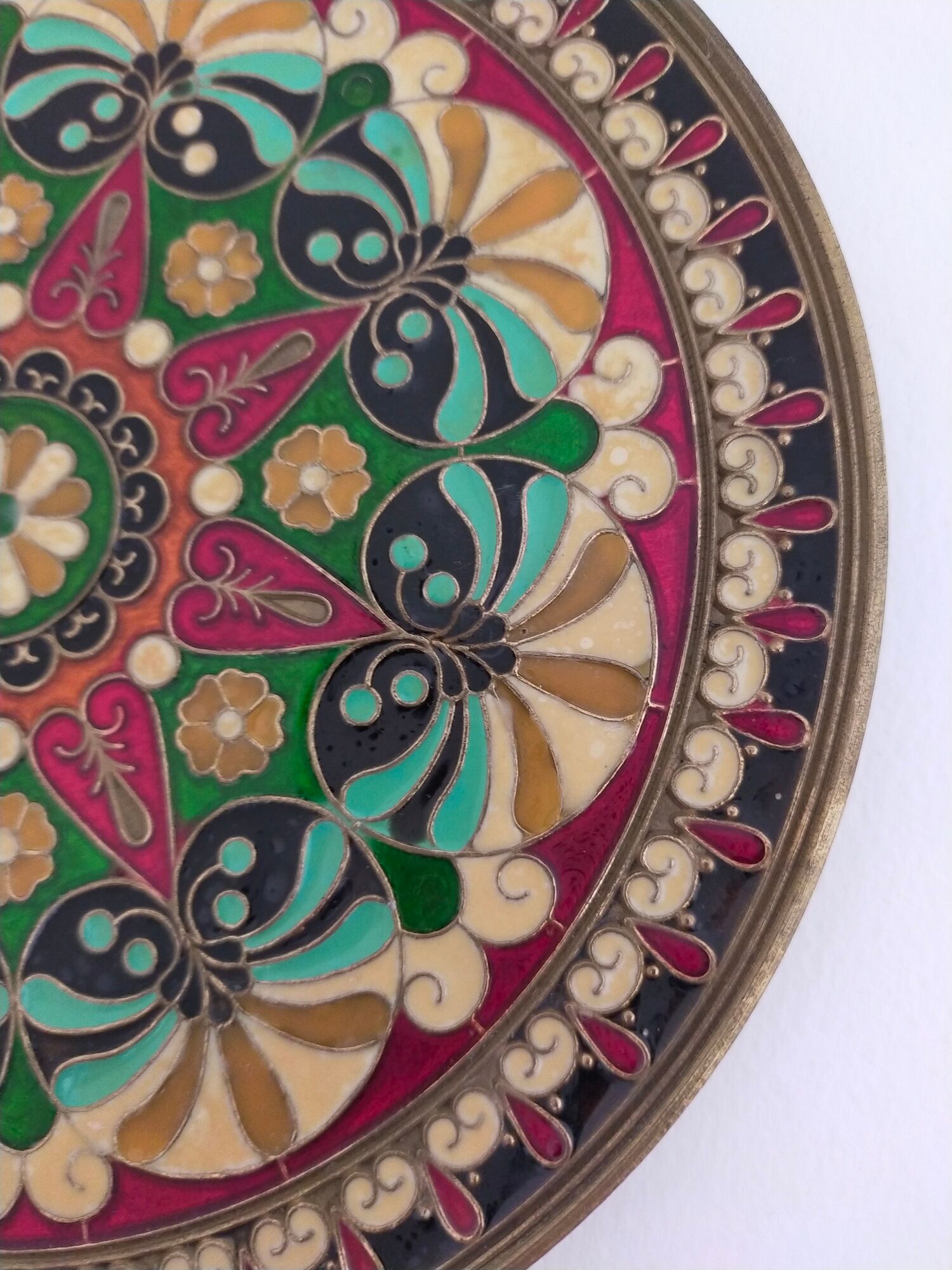 Plate or empty pocket in partitioned copper and vintage enamels