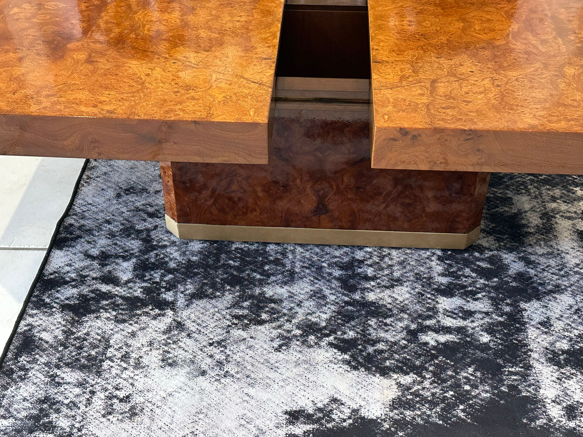 Table basse bar  en Loupe d’orme maison  Lancel vintage 1970