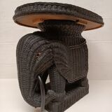 Table d'appoint éléphant osier et rotin des années 70