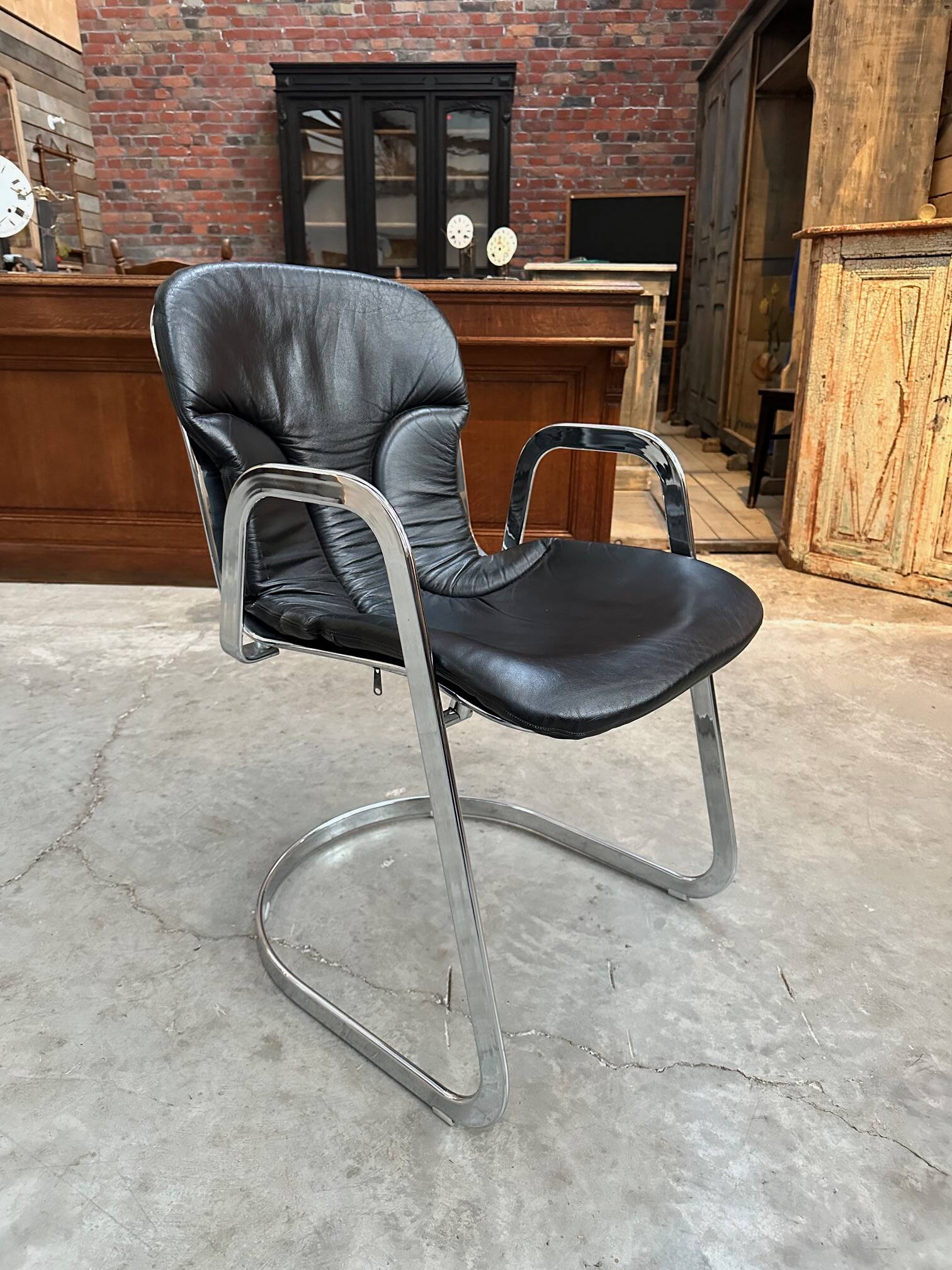 Fauteuil en cuir par Willy RIZZO pour CIDUE