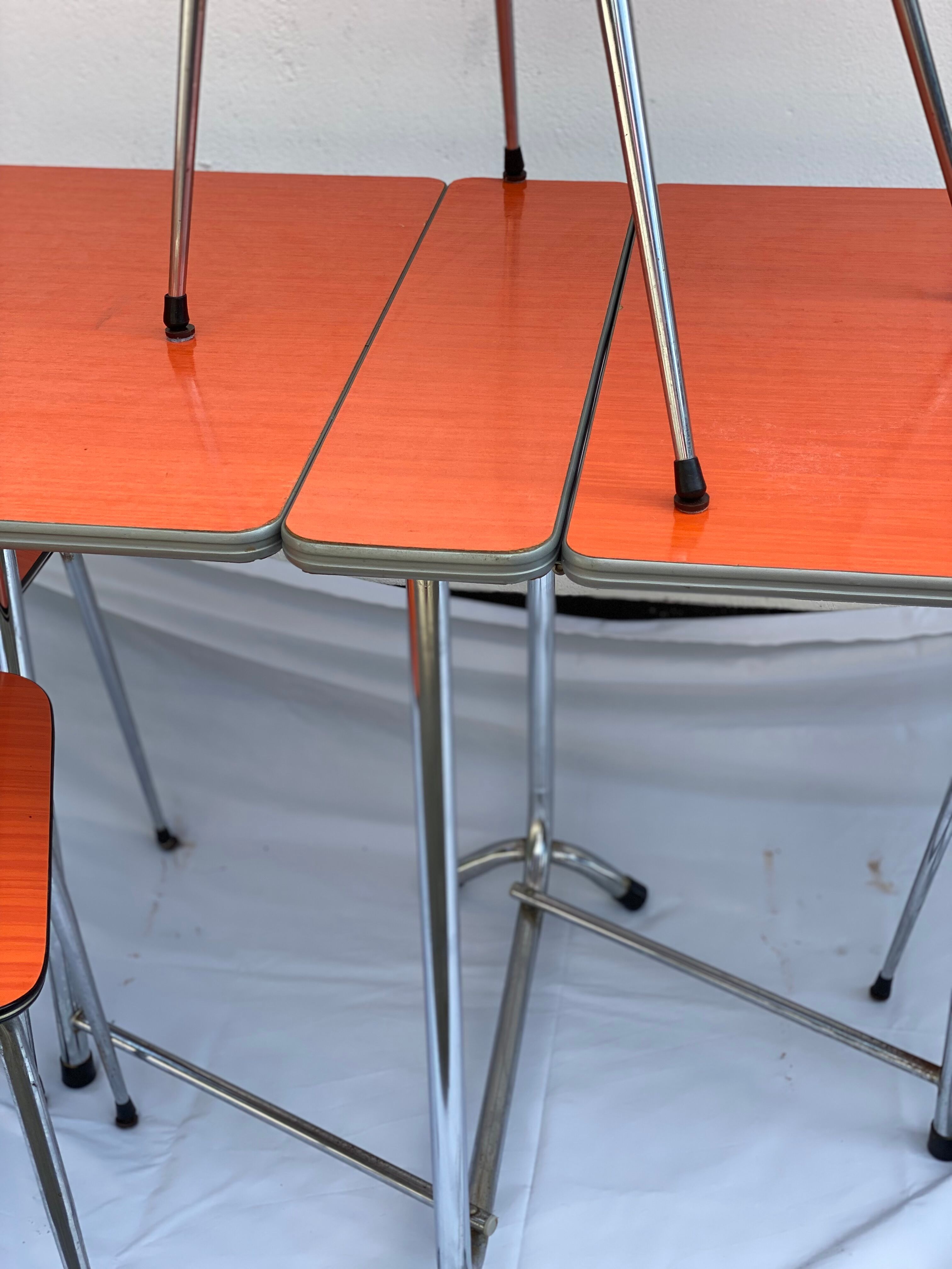 Orange formica table and 4 chairs