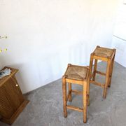 Pair of high stools in solid wood and woven straw Brutalist Style