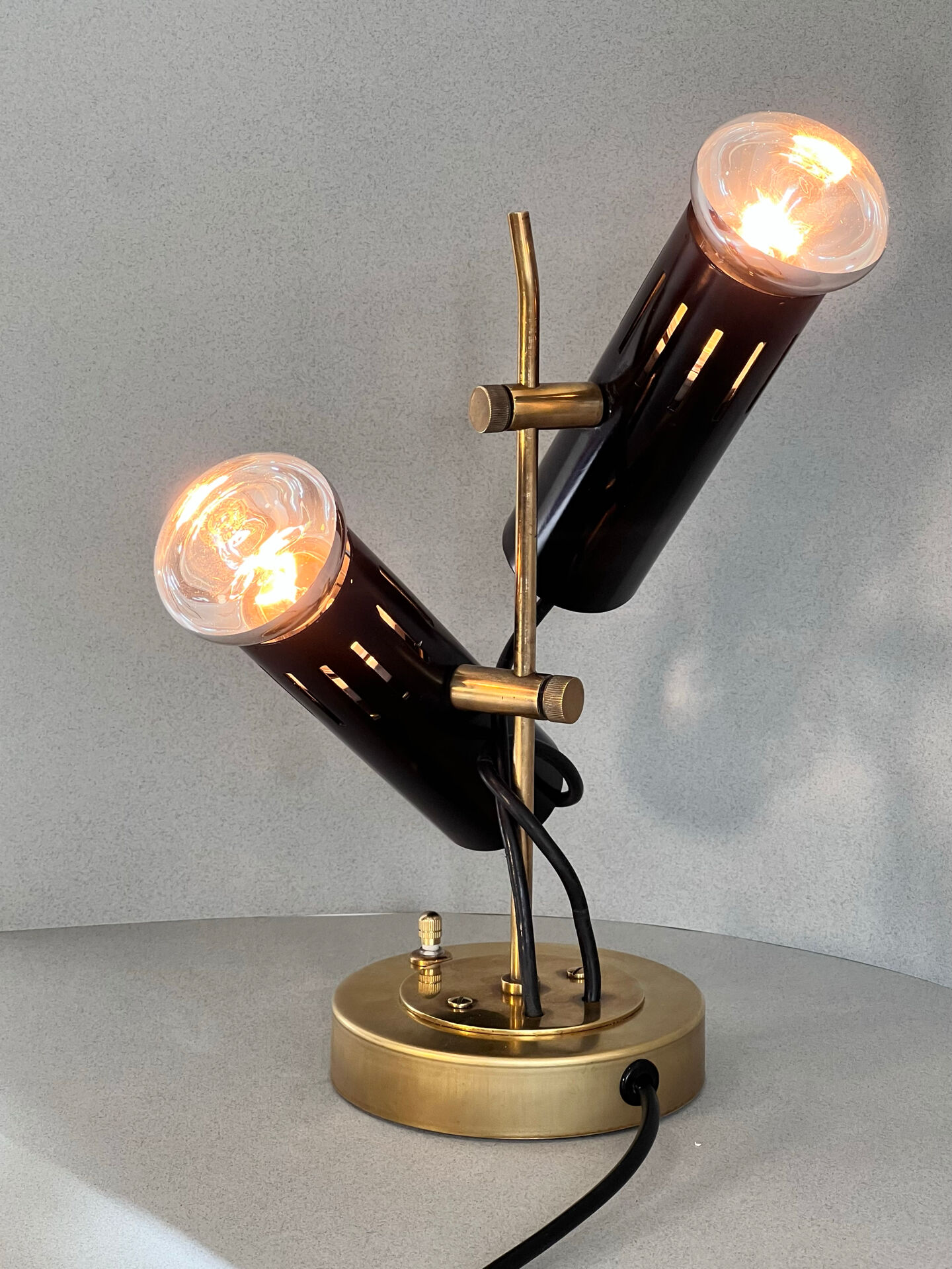 Rare modernist table lamp A5 design by Alain Richard for Disdero