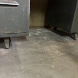 Roneo desk in grey metal
