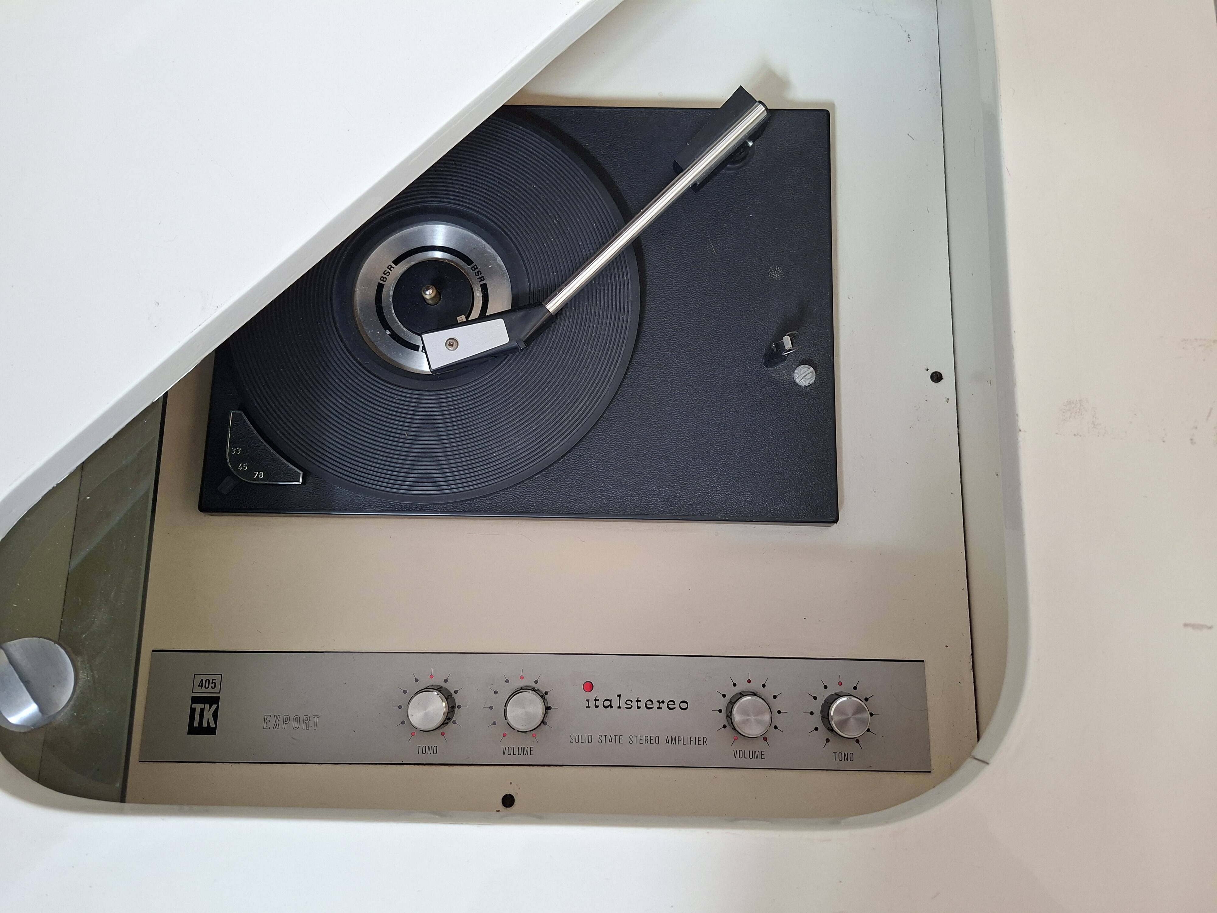 Mobile angulaire de design avec tourne-disque intégré – Pièce unique vintage