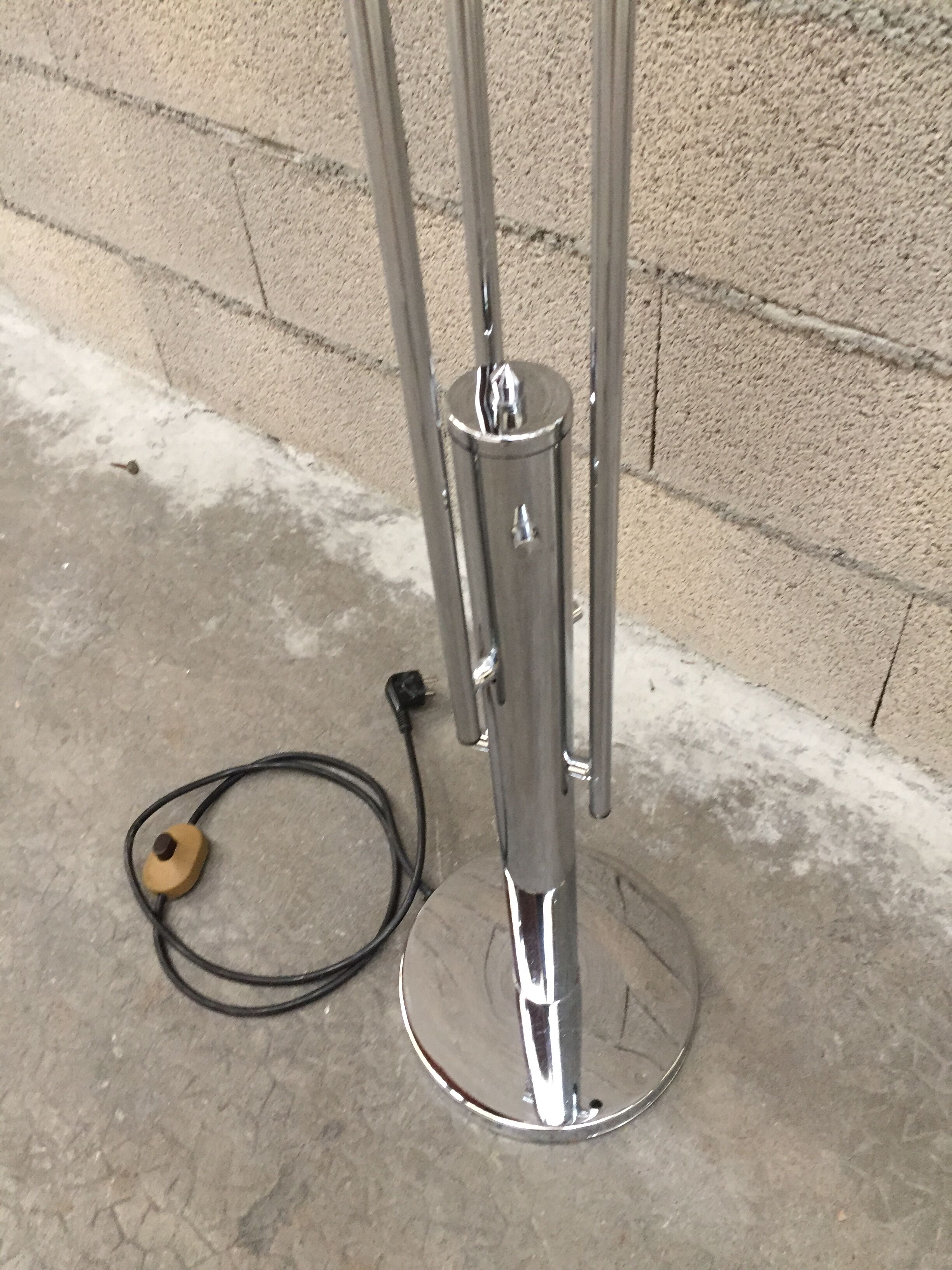 3-ball lamppost from the 70s