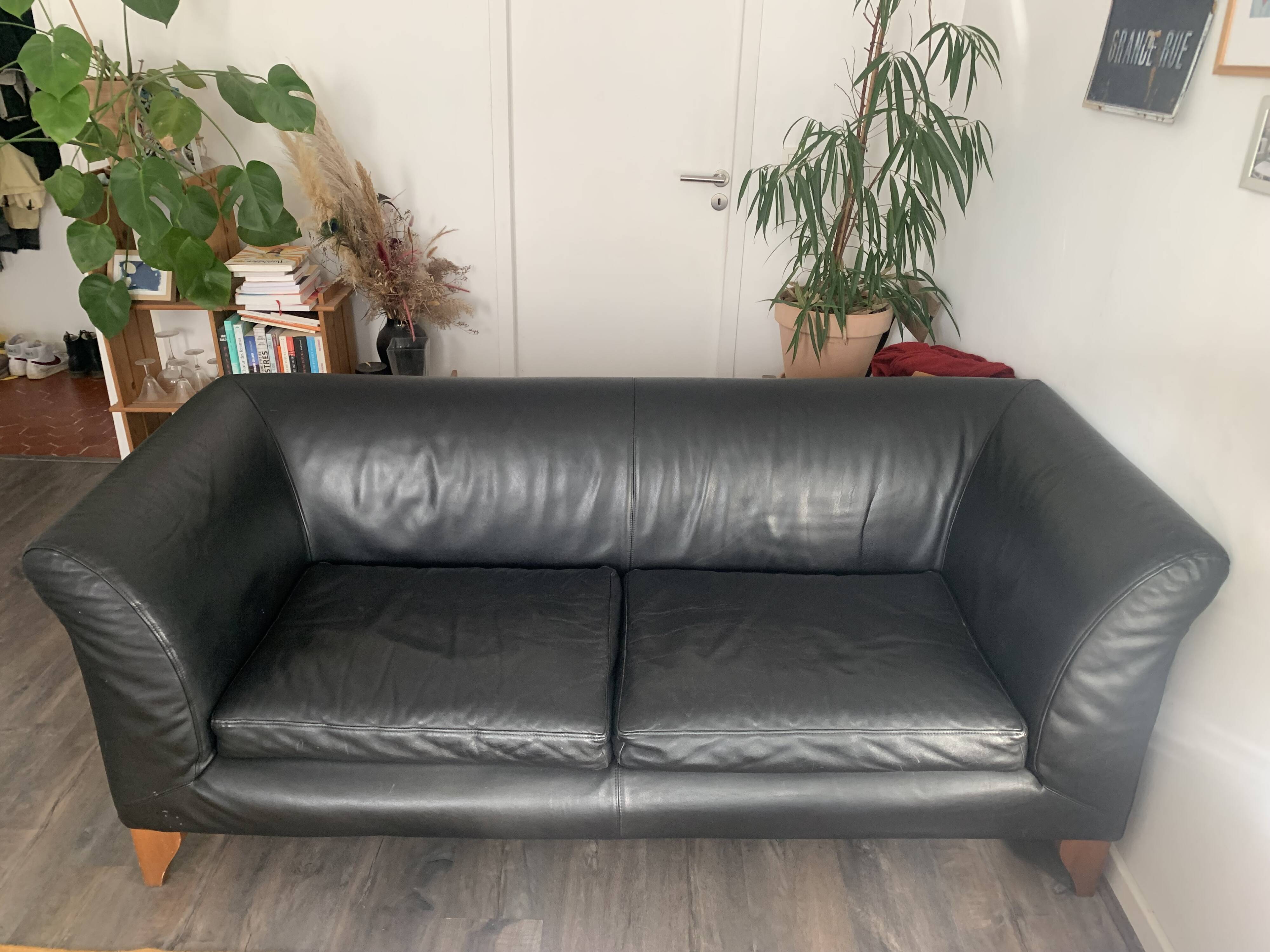 Canapé from the Italian brand DEMA