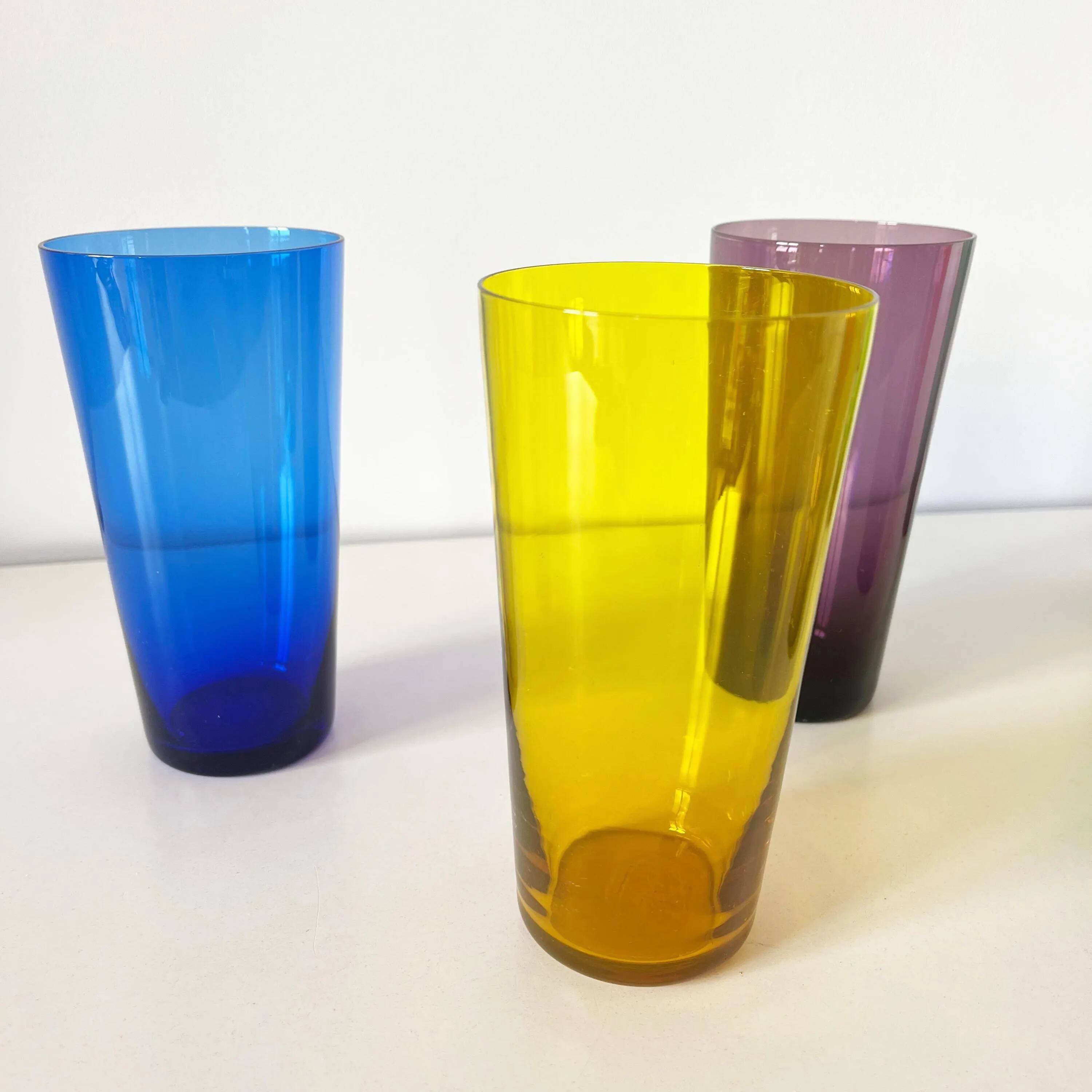 Lot de 6 verres colorés en verre soufflé 1960