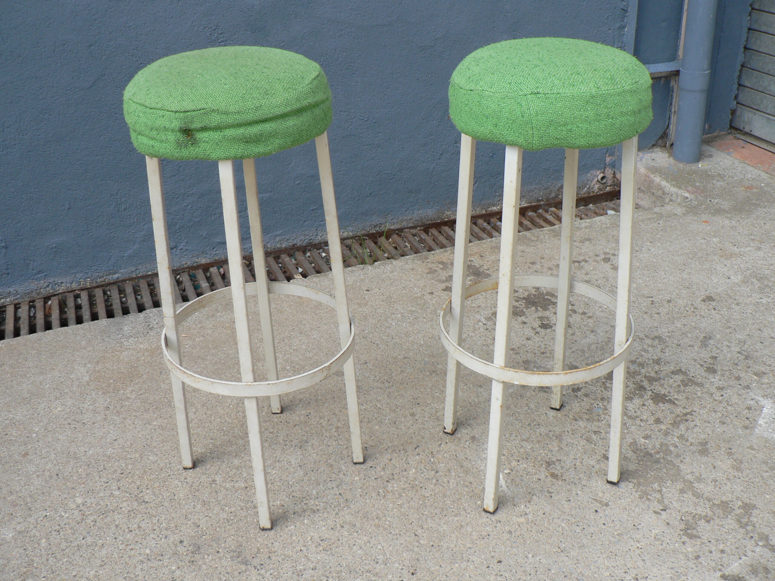 Bar vintage metal stools