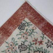 Coral red farmhouse floral rug 206x112cm