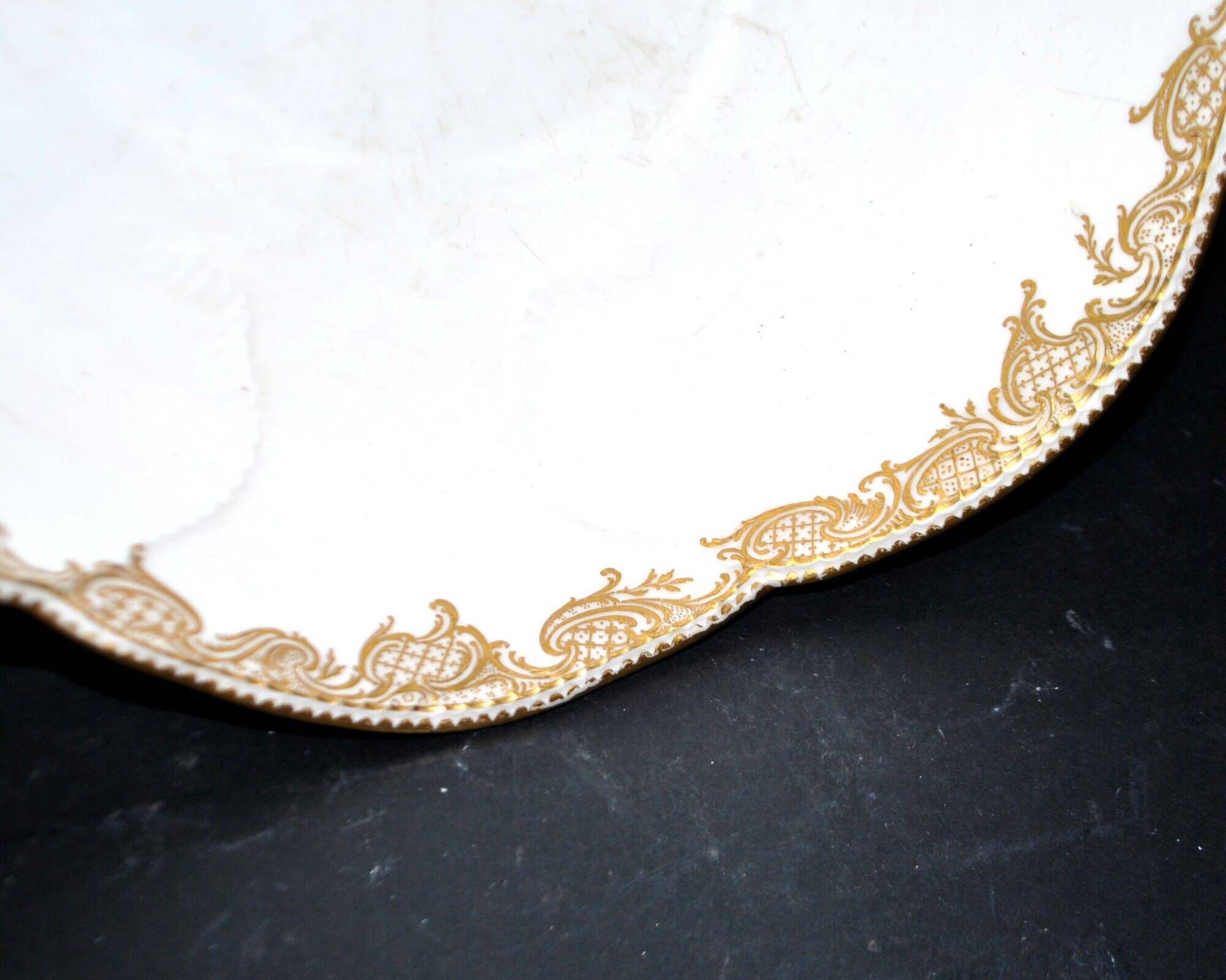Antique Sèvres porcelain salad bowl with hand-painted gold arabesque decoration