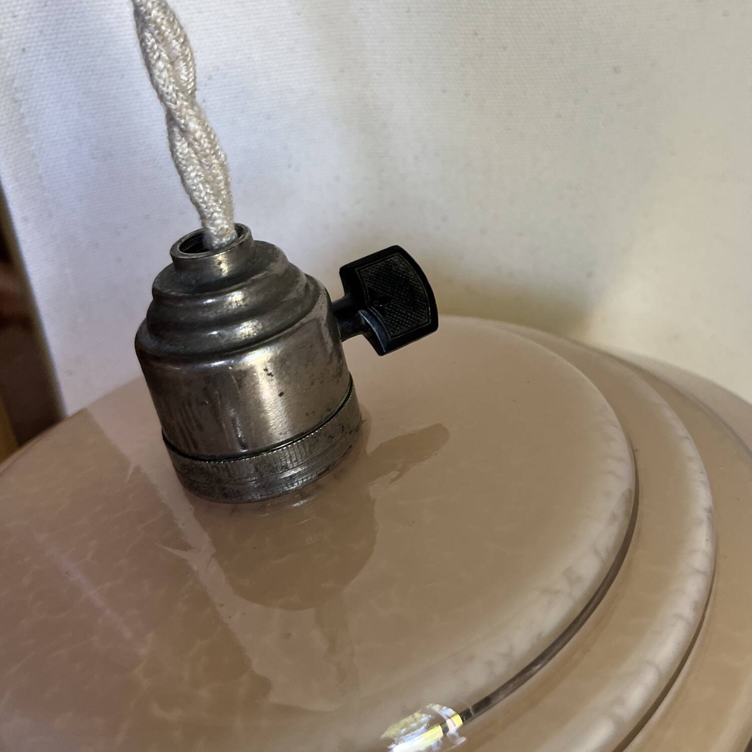 Clichy glass pendant and its socket with a knob
