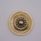 Minimalist antique