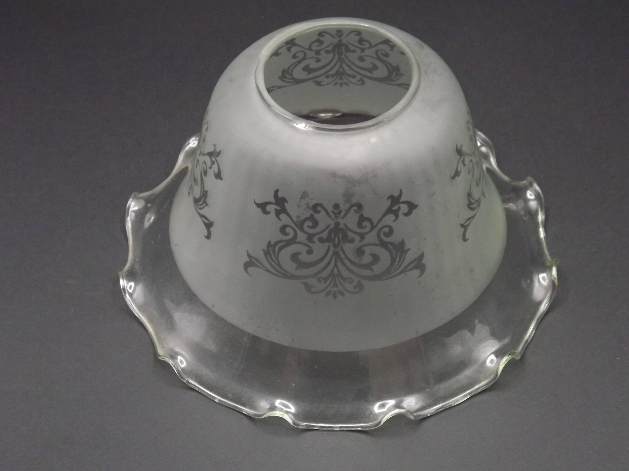 Set of 4 Victorian Style Bell-Shaped Glass Replacement Shades Frilled Edge