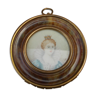 Portrait miniature femme couronnée