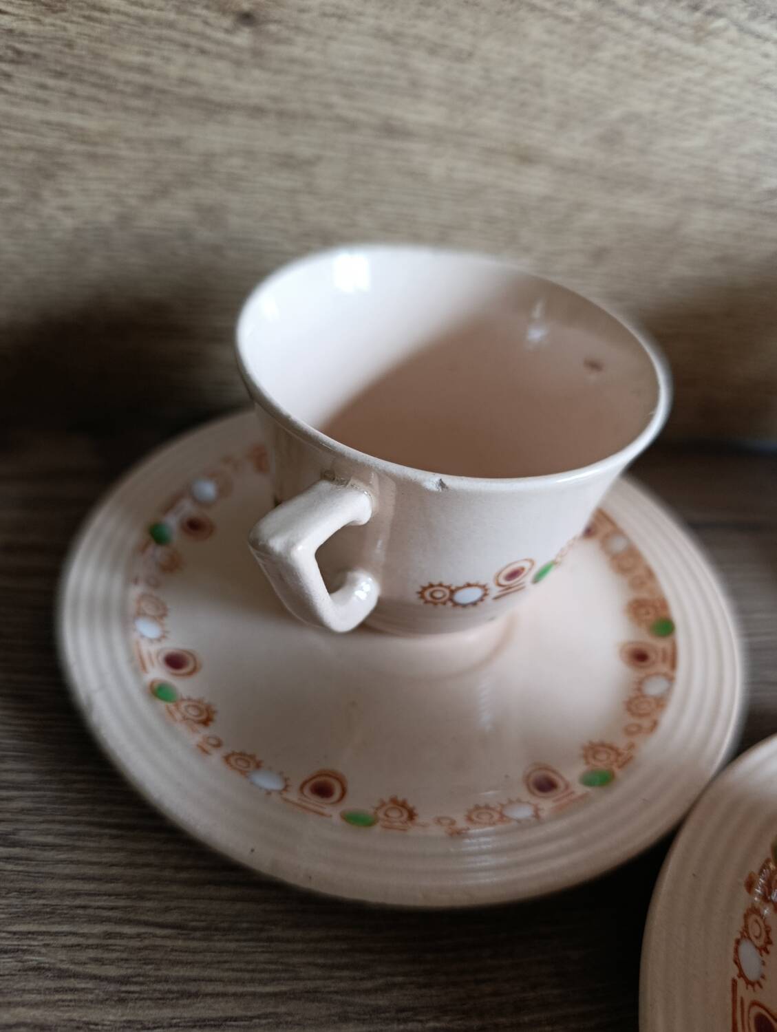 6 tasses et sous-tasses rose modèle Betty faïenc. de Longwy 1930