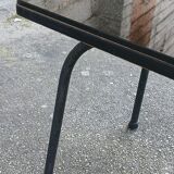 Table basse années 50 en opaline noire