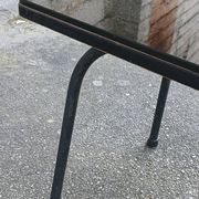 Table basse années 50 en opaline noire