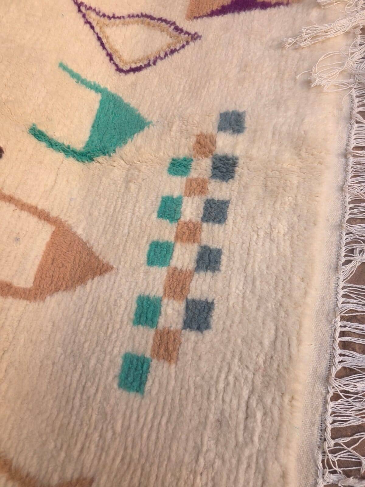 Tapis Azilal Blanc et Couleur 242 x 154 cm