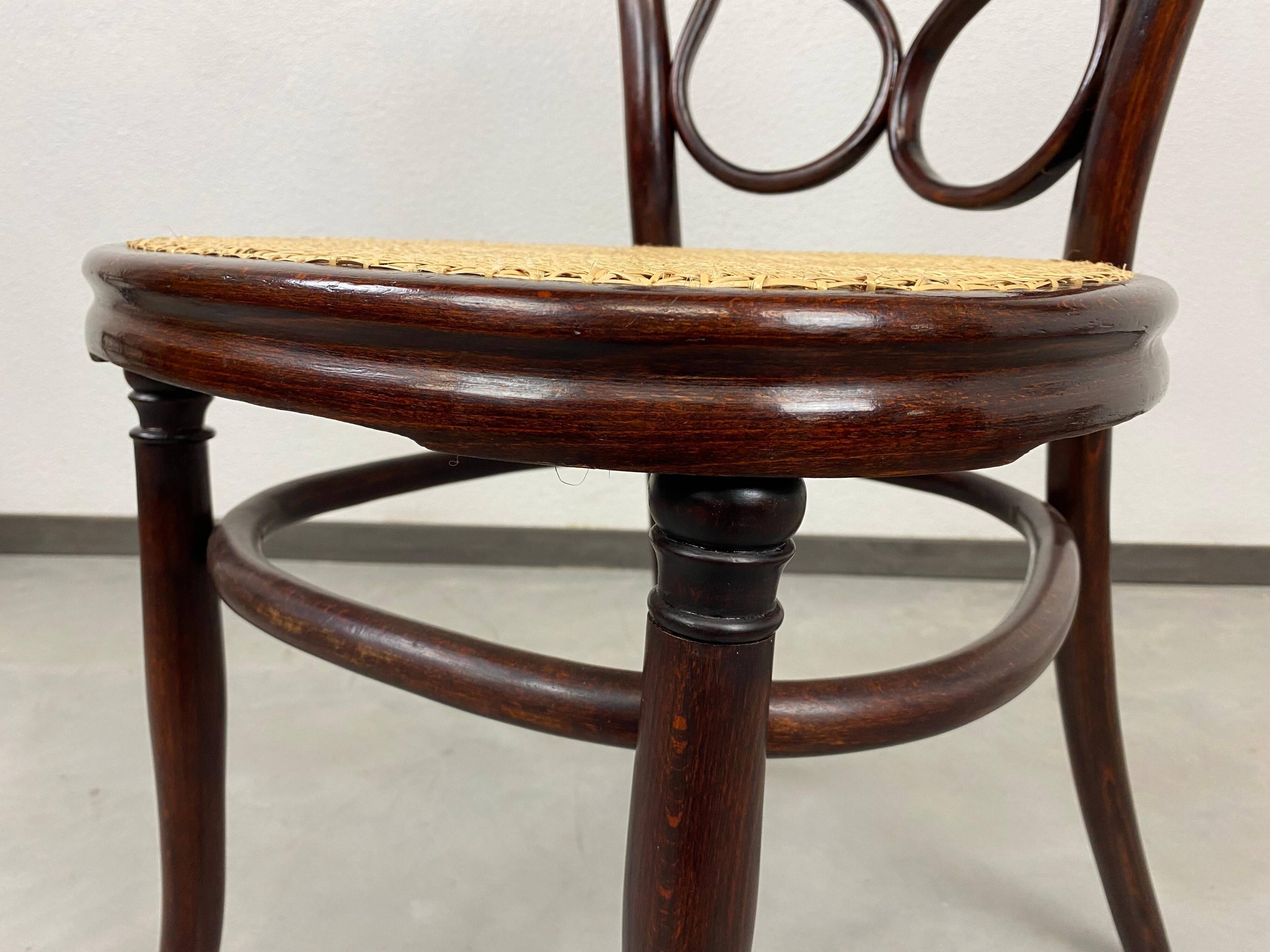 Chaise de salle à manger Thonet n°4