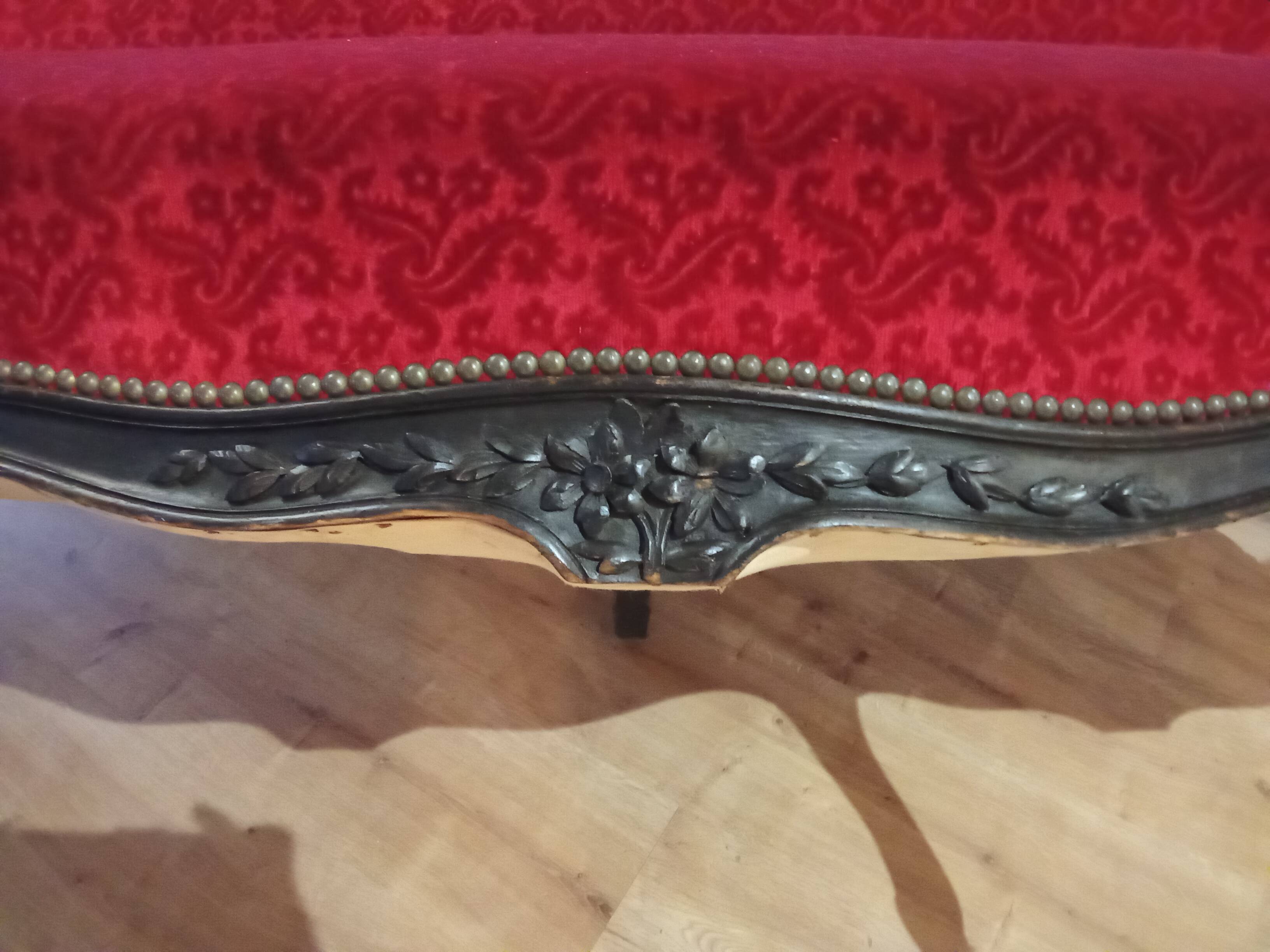 Antique Louis XV style red velvet settee
