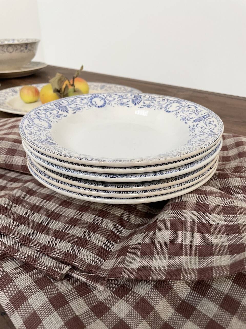 Set of 23 pieces of Marie Louise ironstone service