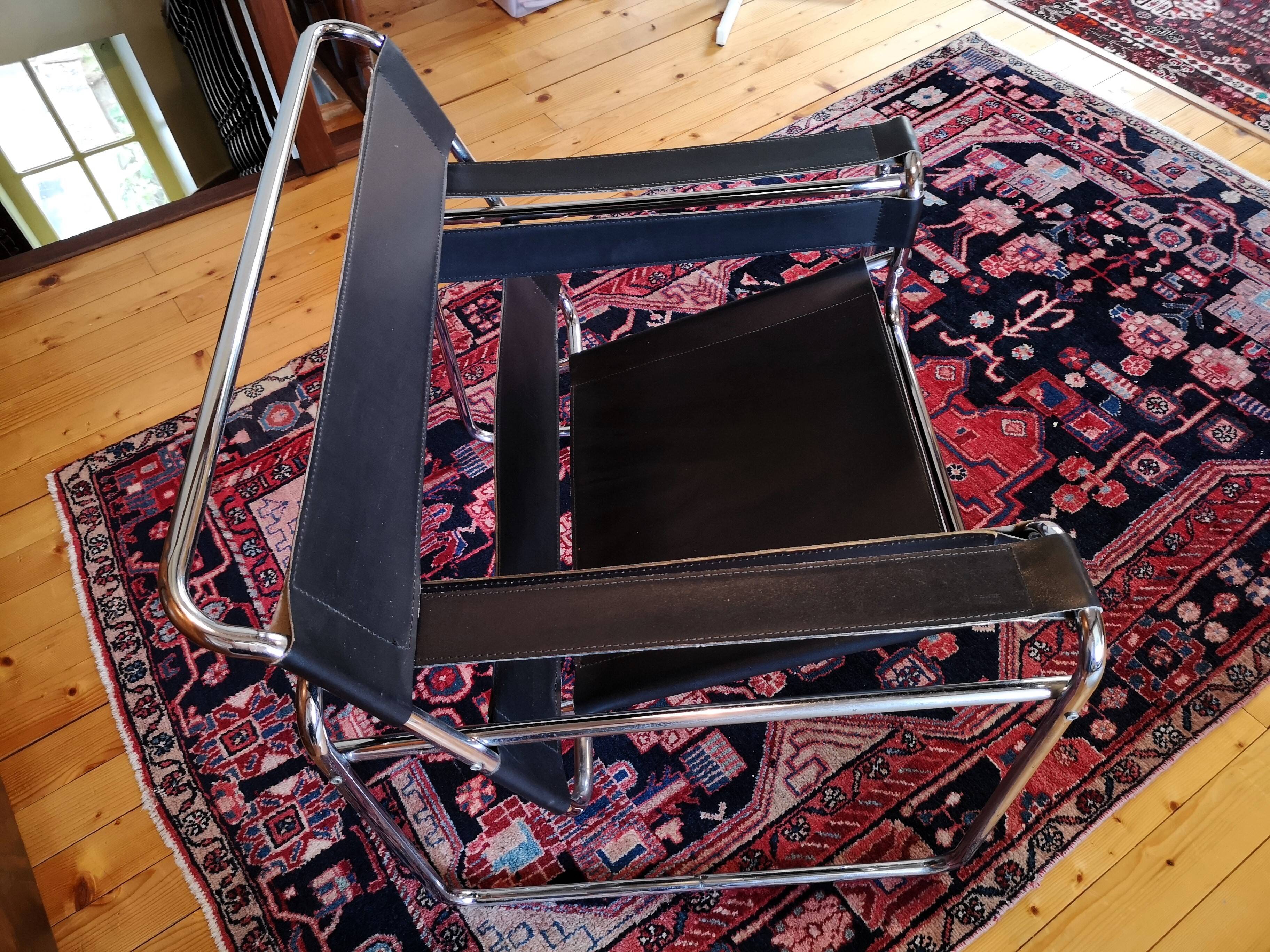 Paire de fauteuils type wassily b3 de marcel breuer