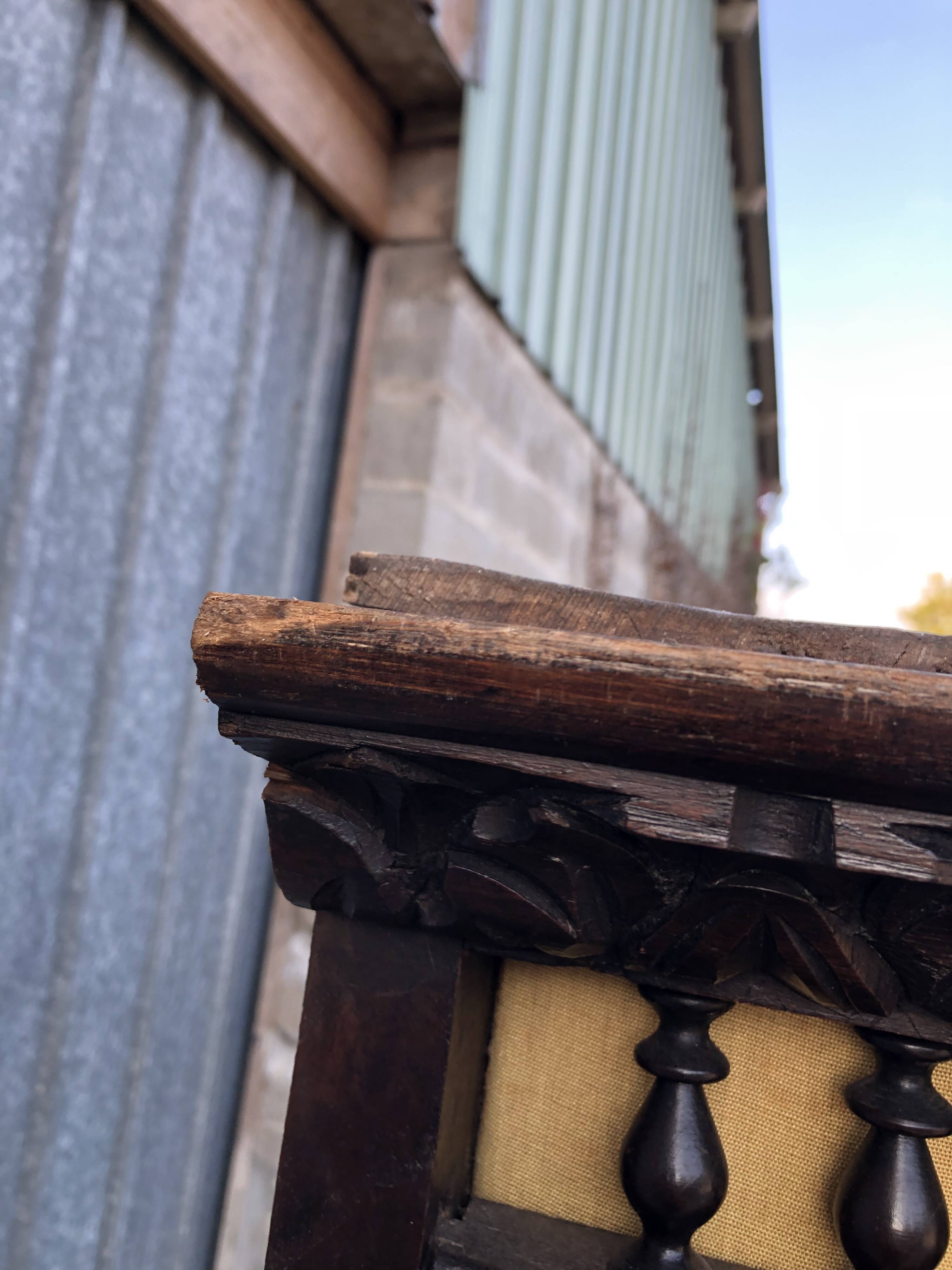 Breton bonnet cupboard in solid oak with 1 door and 1 drawer.