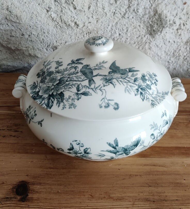 Longwy tureen