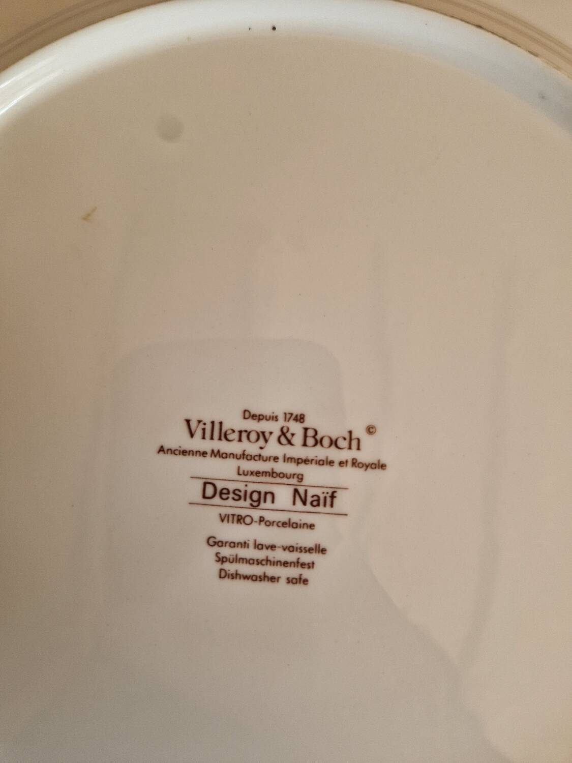 VILLEROY & BOCH Laplau dish, Naïf design - diameter 27 cm.